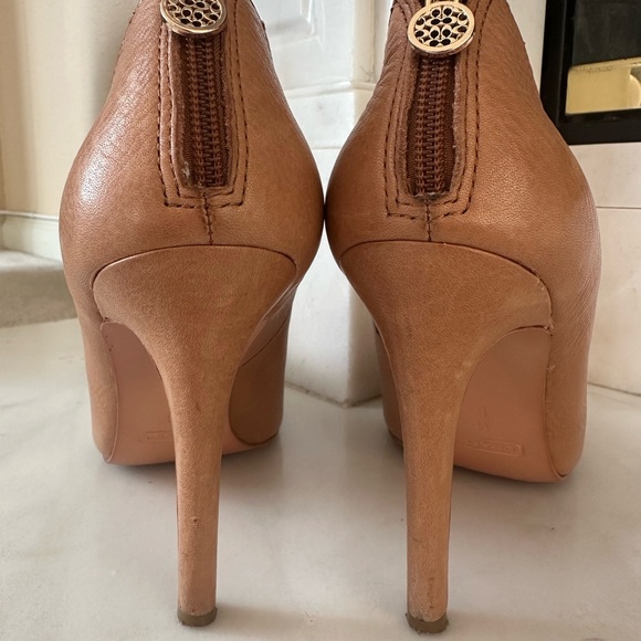 Coach Leather Zip-Back Heeled Ankle Booties Camel Brown Size 11 - Picture 5 of 9